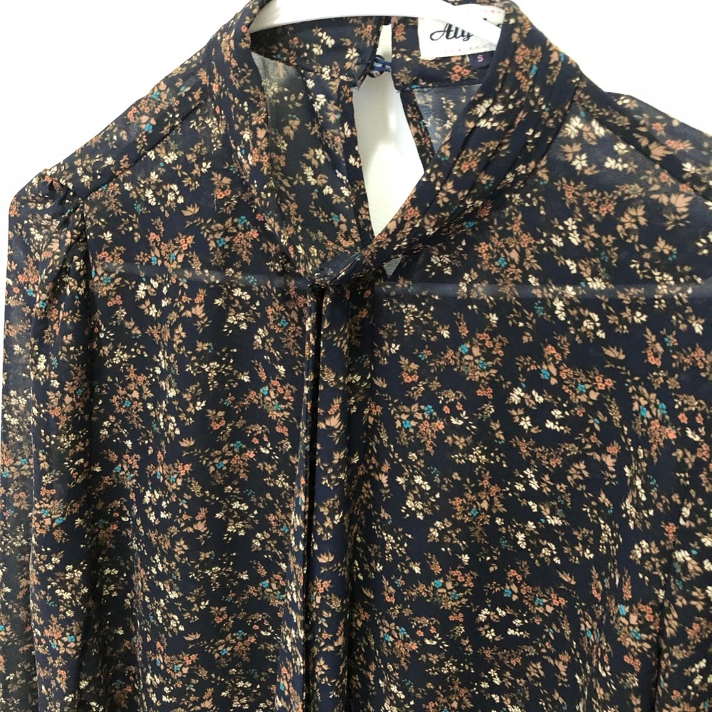 Alythea collared shirt with tie